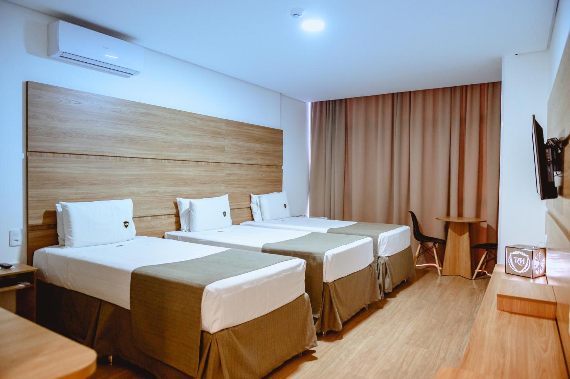 Riellis Center Hotel Botucatu Bagian luar foto