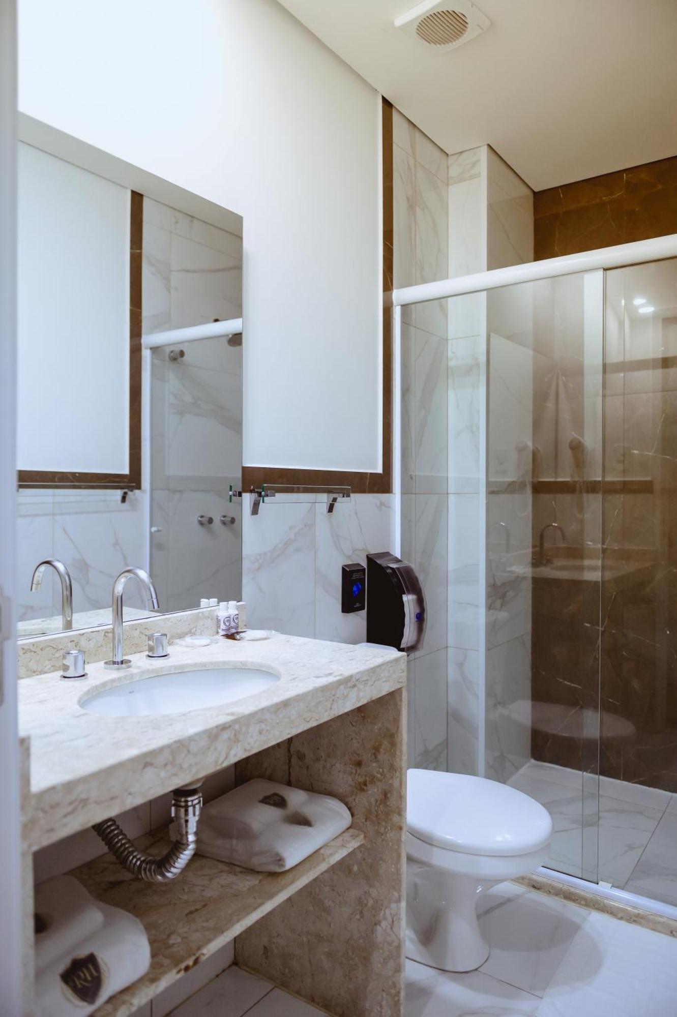 Riellis Center Hotel Botucatu Bagian luar foto