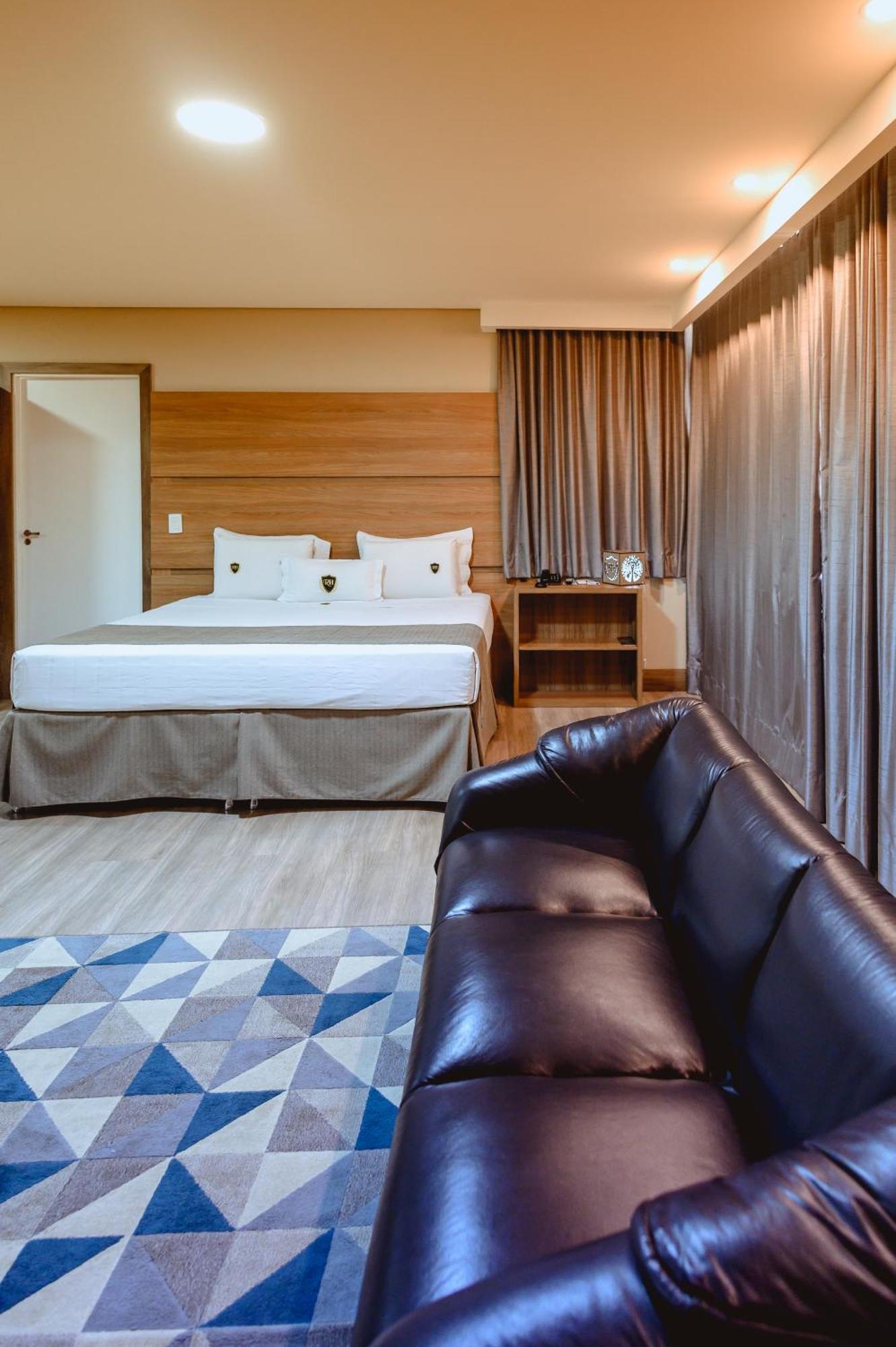 Riellis Center Hotel Botucatu Bagian luar foto