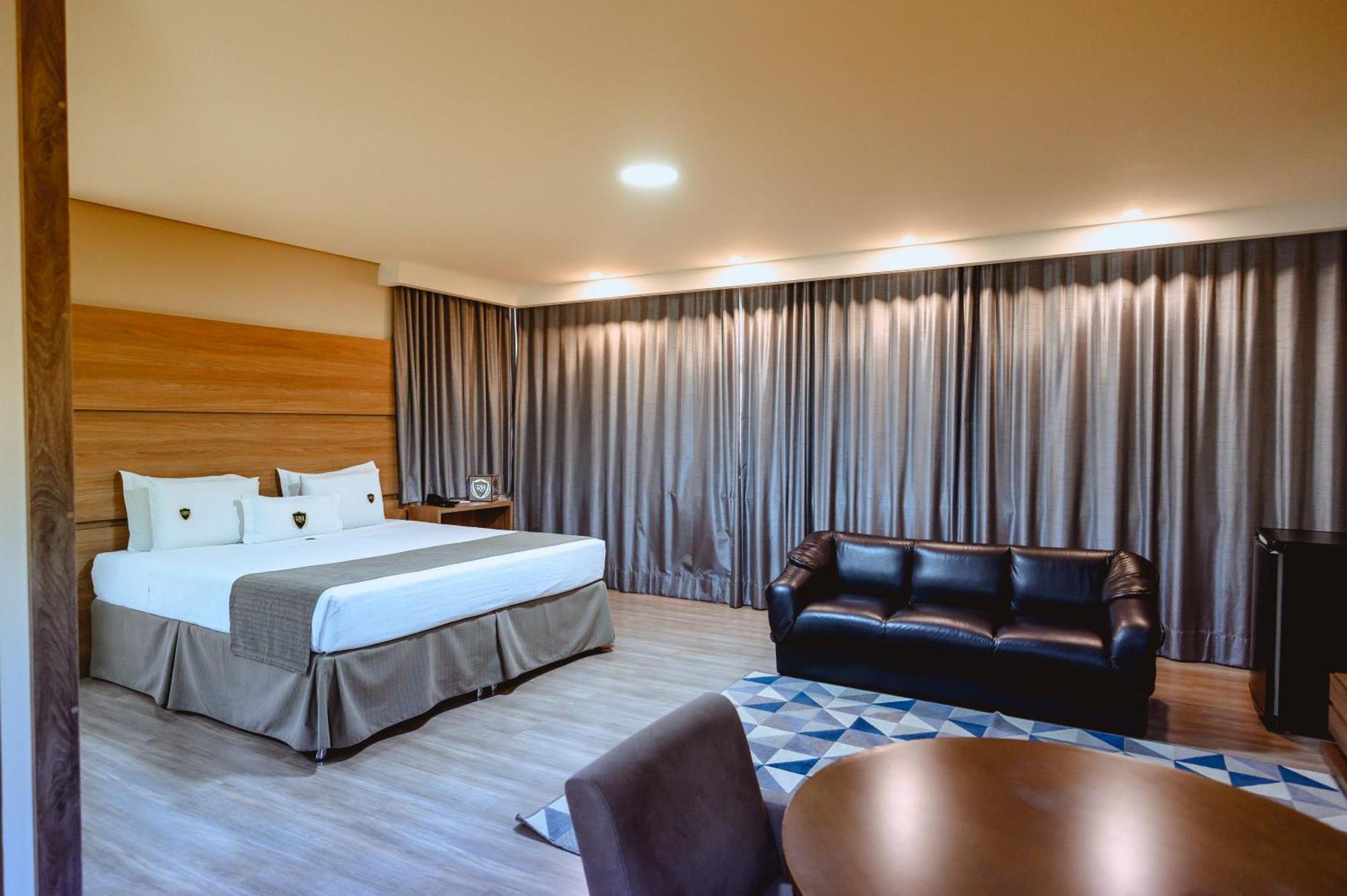 Riellis Center Hotel Botucatu Bagian luar foto