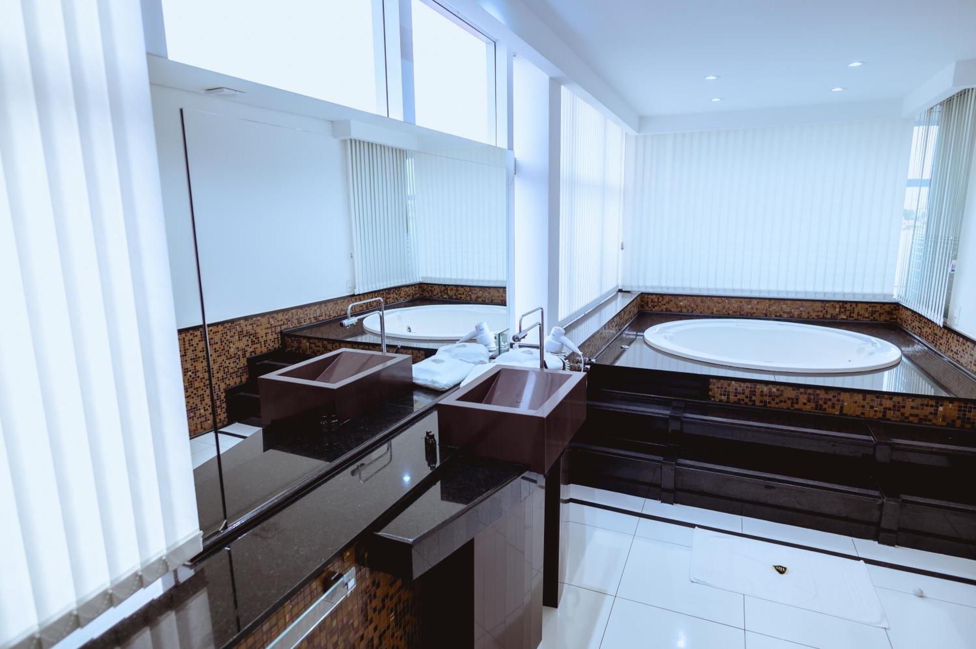 Riellis Center Hotel Botucatu Bagian luar foto