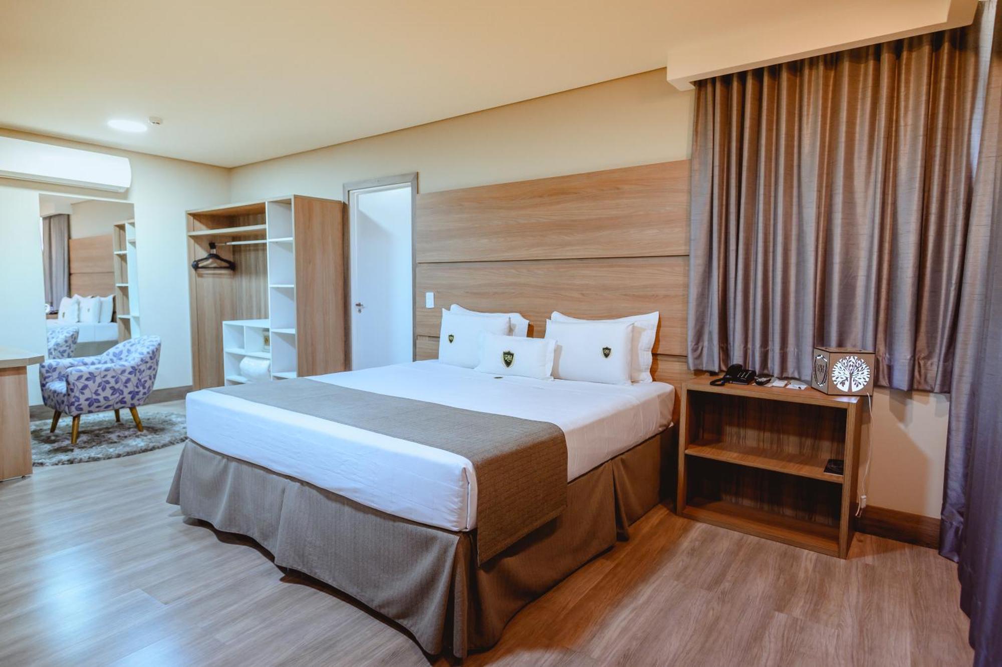 Riellis Center Hotel Botucatu Bagian luar foto